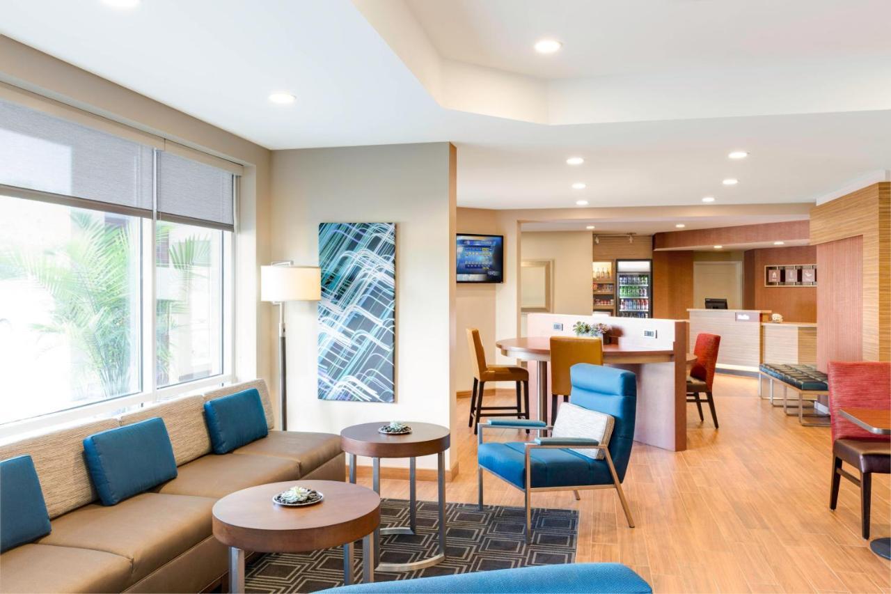 Towneplace Suites By Marriott Grand Rapids Airport Southeast Exteriér fotografie