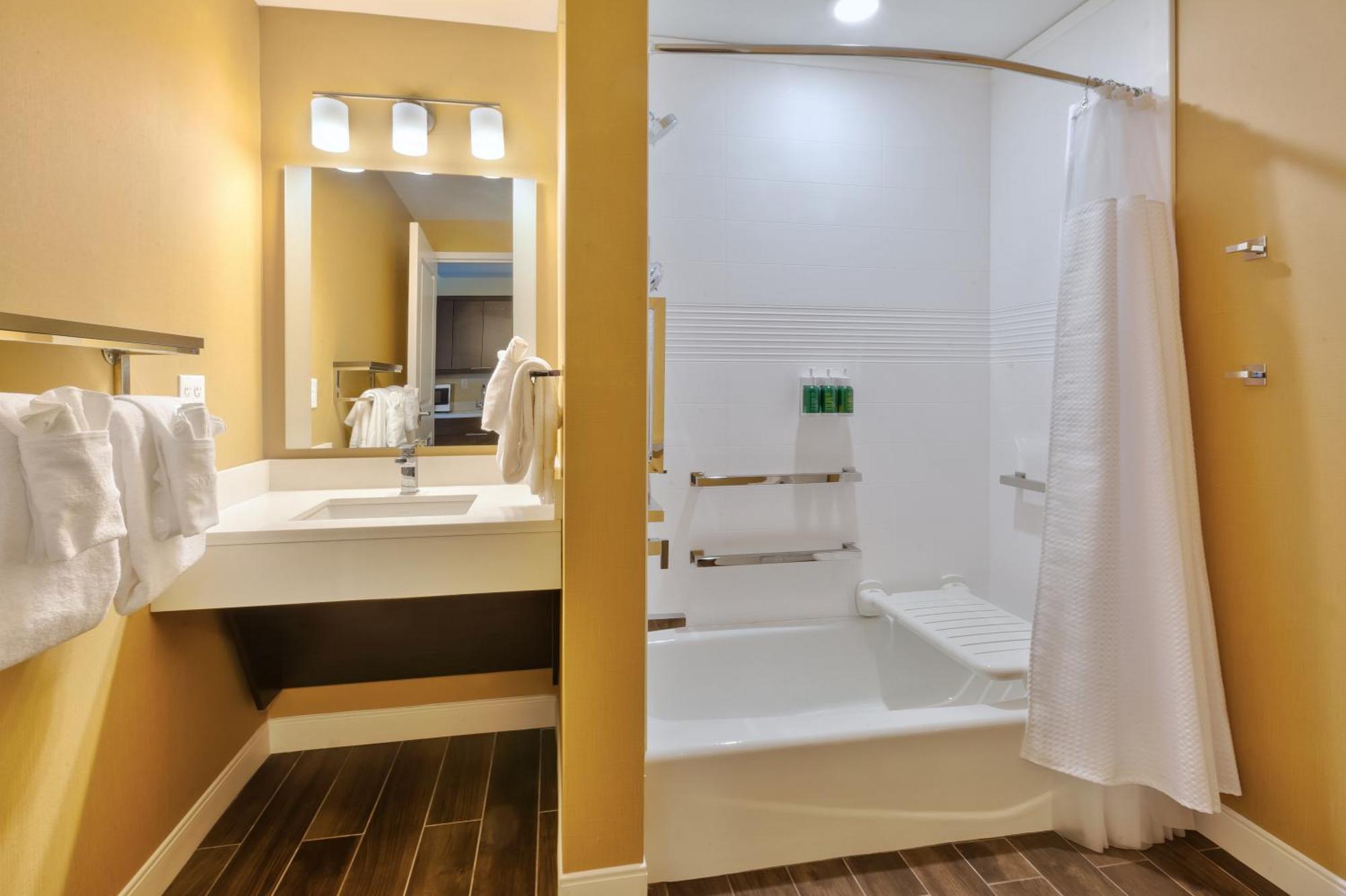 Towneplace Suites By Marriott Grand Rapids Airport Southeast Exteriér fotografie