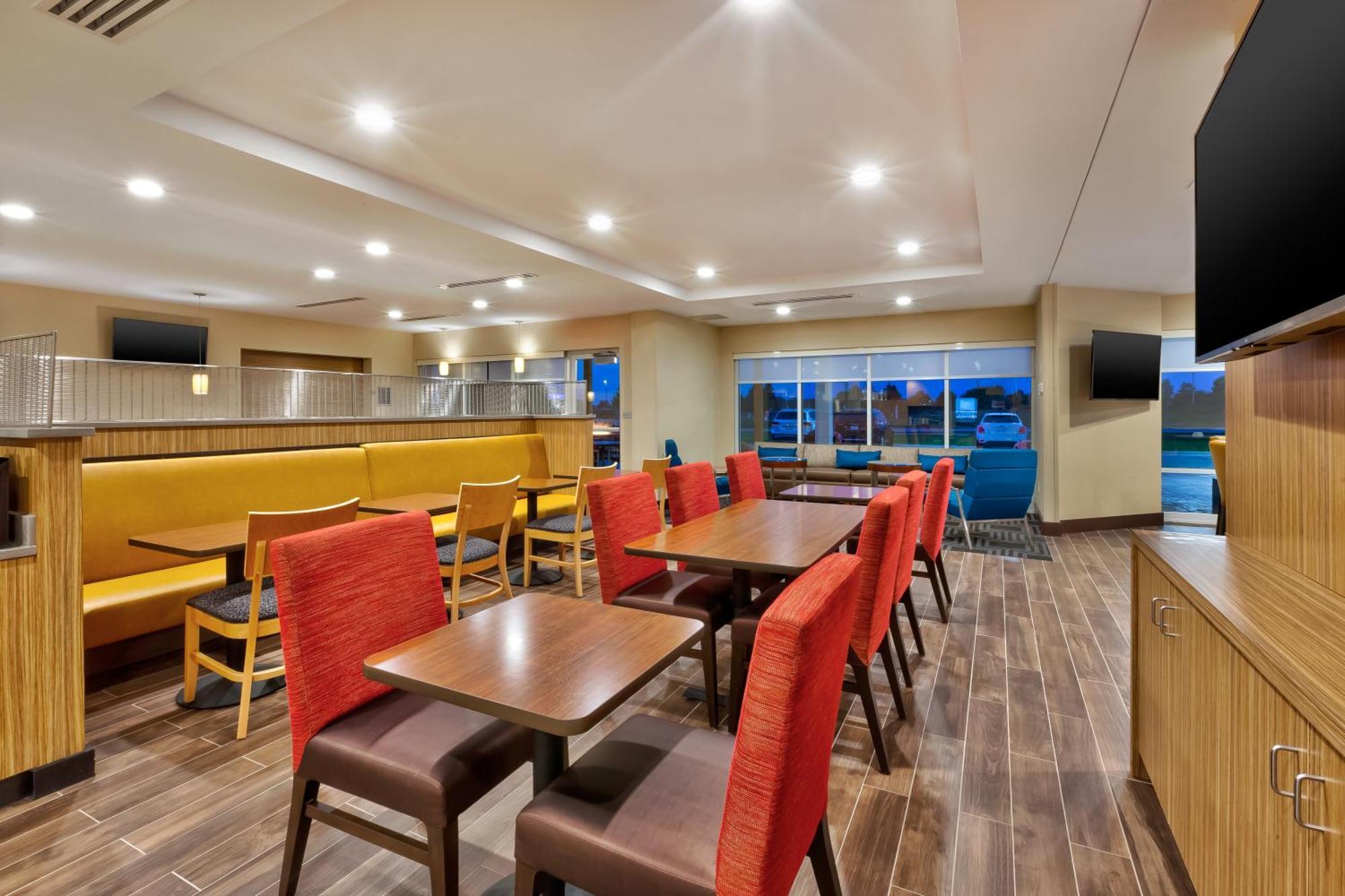 Towneplace Suites By Marriott Grand Rapids Airport Southeast Exteriér fotografie