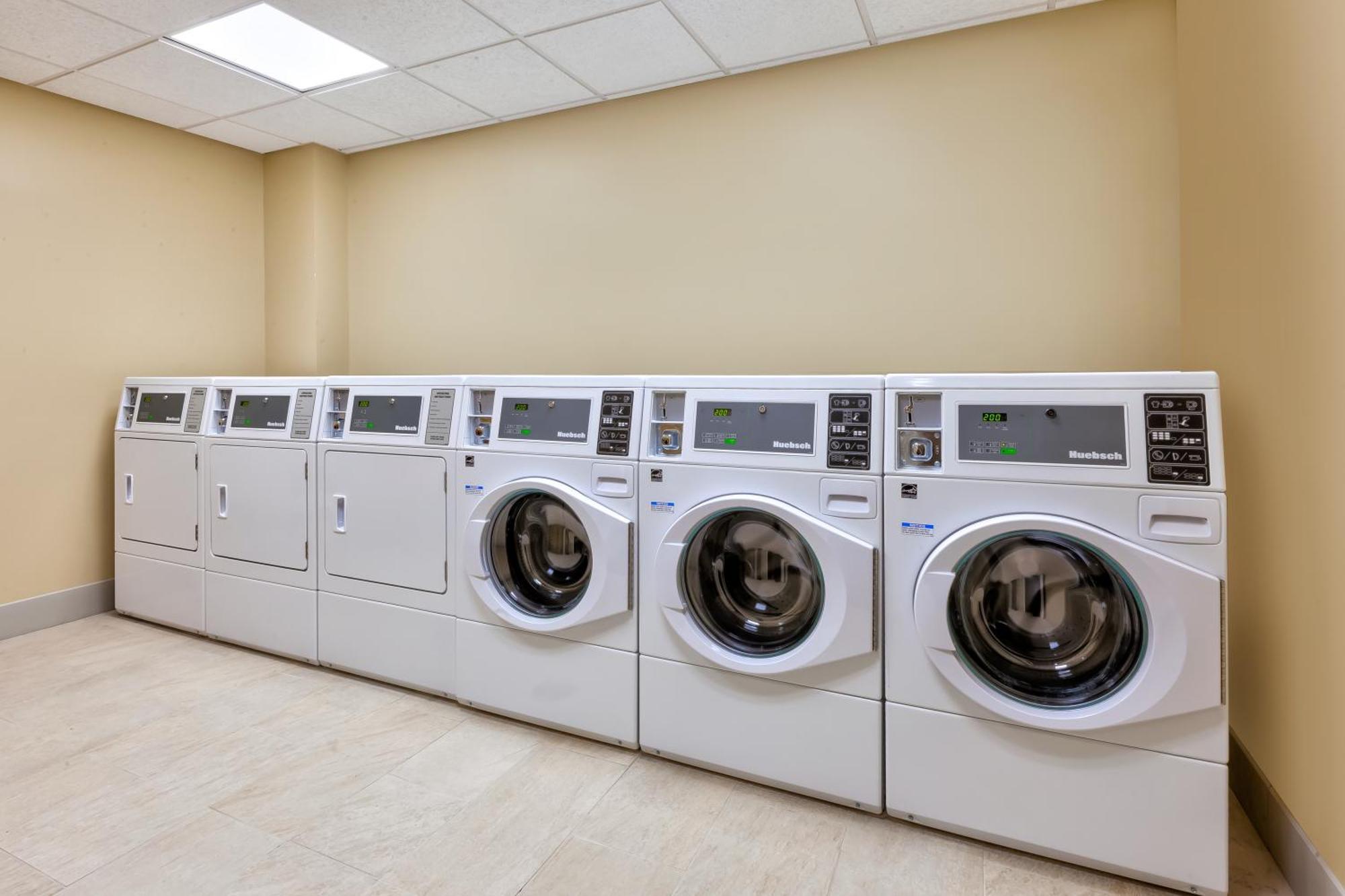 Towneplace Suites By Marriott Grand Rapids Airport Southeast Exteriér fotografie